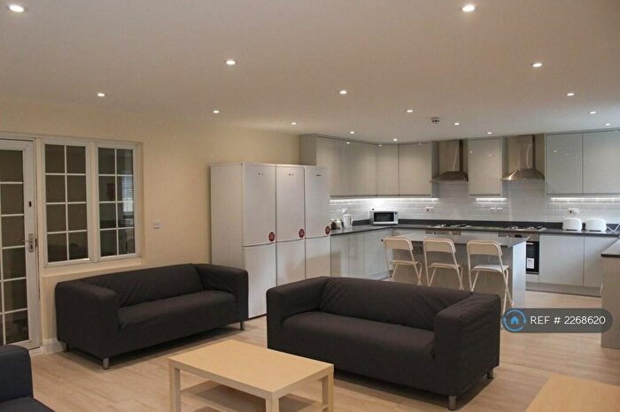 10 Bedroom Detached House To Rent In Shinfield Road, Reading, RG2