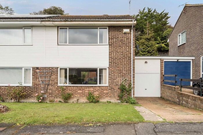 2 Bedroom Semi-Detached House For Sale In Holywell Avenue, Folkestone, CT19