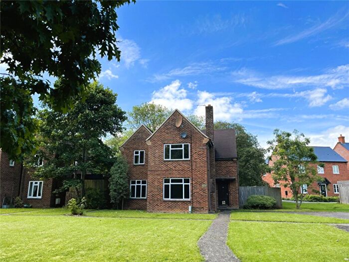 3 Bedroom Link Detached House For Sale In Larsen Road, Heyford Park, Upper Heyford, Bicester, OX25