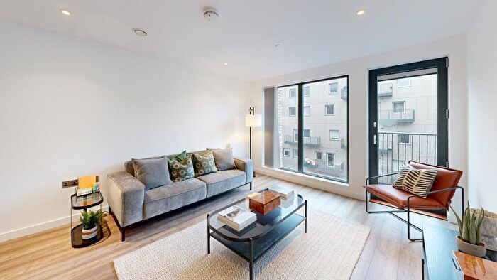 2 Bedroom Apartment To Rent In Herschel Street, Slough, Berkshire, SL1