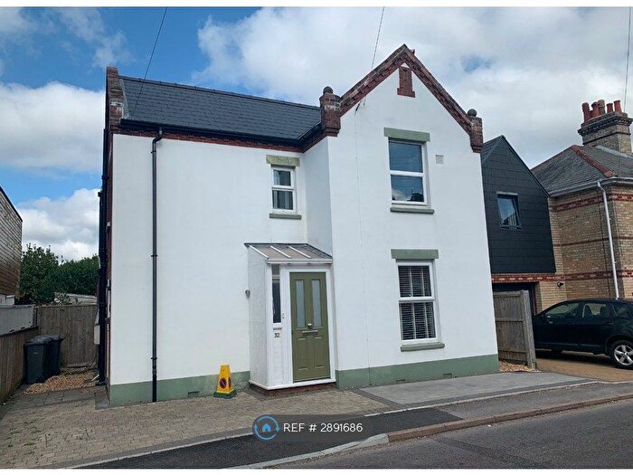 2 Bedroom Flat To Rent In Stourfield Road, Bournemouth, BH5