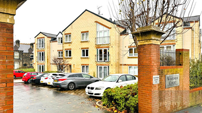 2 Bedroom Apartment For Sale In Flat, Woodside Court, Broadgate Lane, Horsforth, Leeds, LS18