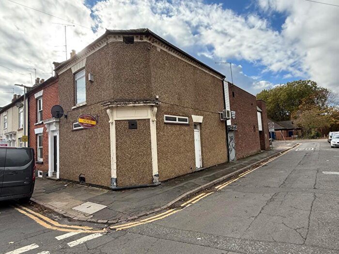 End Of Terrace House For Sale In Lower Thrift Street, Abington, NN1