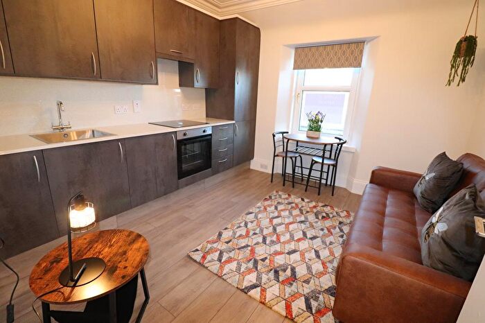 1 Bedroom Flat To Rent In Sunnybank Road, Top Floor Left, AB24