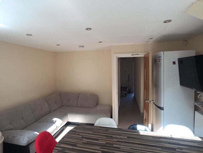 7 Bedroom Terraced House To Rent In Heeley Road, Selly Oak, Birmingham, B29