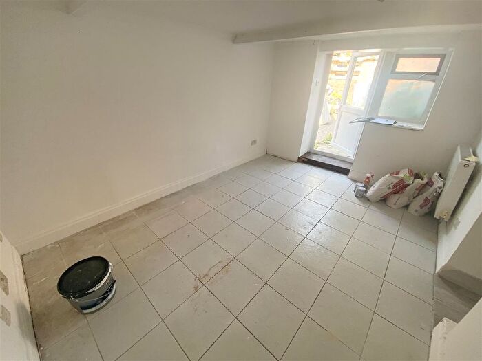 Studio To Rent In Richmond Road, Poole, BH14