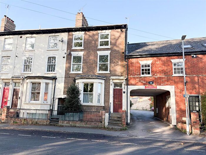 2 Bedroom Flat To Rent In Mentmore Road, Linslade, LU7