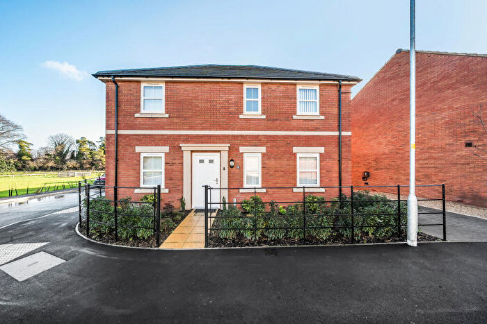 4 Bedroom Detached House For Sale In Farrier Street, Blunsdon, Swindon, SN26