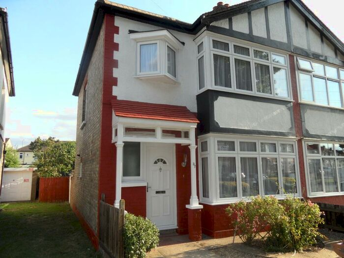 3 Bedroom Semi-Detached House To Rent In Marmion Avenue, Chingford, E4