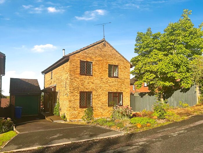 3 Bedroom Detached House For Sale In Green Lane, Banbury, Oxfordshire, OX16