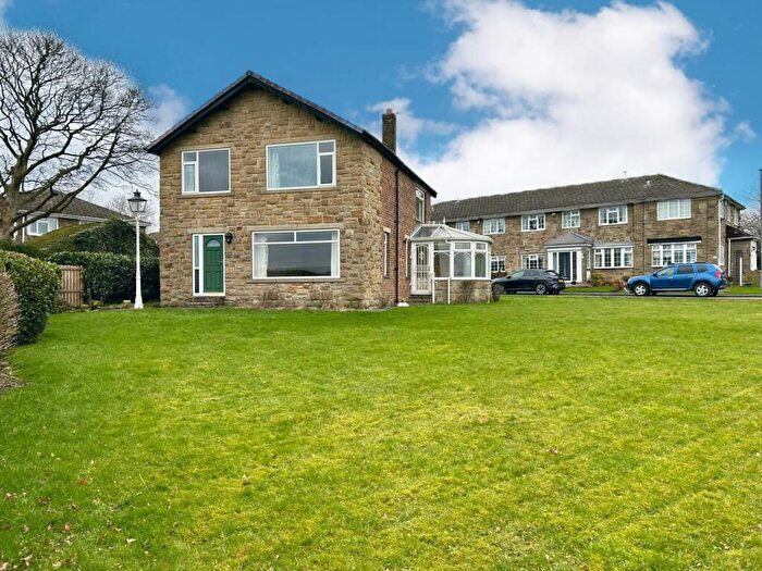 3 Bedroom Detached House To Rent In Raikes Lane, Bradford, West Yorkshire, BD4