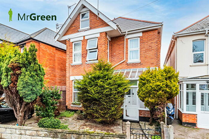 1 Bedroom Flat To Rent In New Park Road, Southbourne, Bournemouth, Dorset, BH6