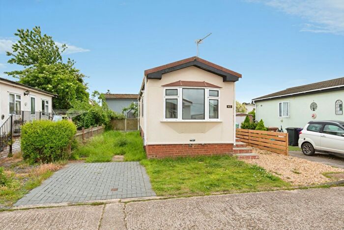 1 Bedroom Property For Sale In Hillcrest Park, Wilbury Hills Road, Letchworth Garden City, Hertfordshire, SG6