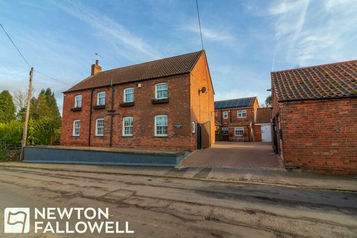 5 Bedroom Detached House For Sale In Town Street, Askham, NG22