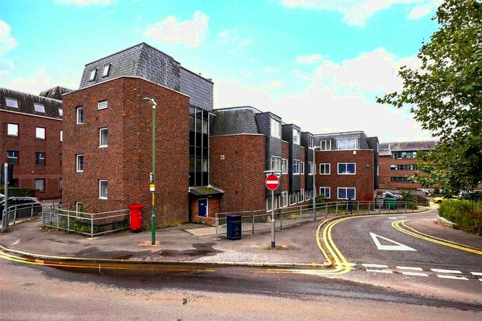 Studio To Rent In Coronet House, Queen Anne Road, Maidstone, ME14