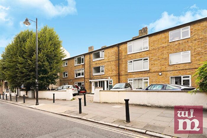 3 Bedroom Flat To Rent In Fairfield Road, Bow, E3