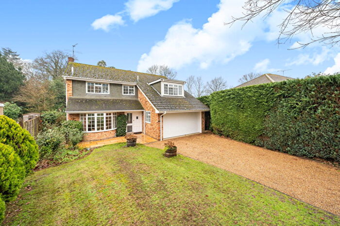 4 Bedroom Detached House For Sale In The Ridings, East Horsley, Leatherhead, KT24