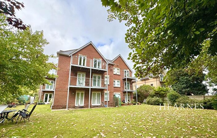 2 Bedroom Apartment For Sale In Lansdowne Road, Bournemouth, BH1