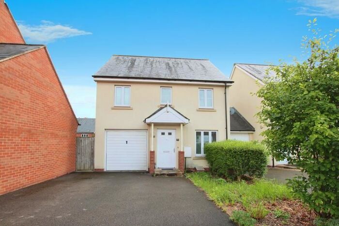 3 Bedroom Property To Rent In Hickory Lane, Almondsbury, Bristol, BS32