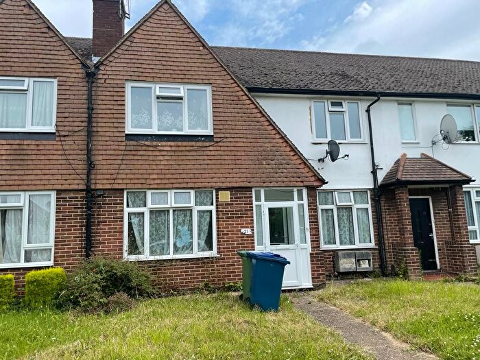 2 Bedroom Maisonette To Rent In Rowe Walk, Harrow, Greater London, HA2