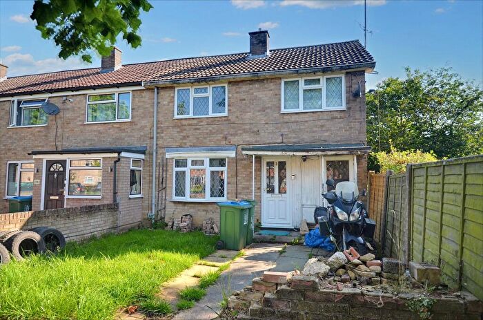 3 Bedroom End Of Terrace House For Sale In St. Peters Avenue, Aylesbury, HP19