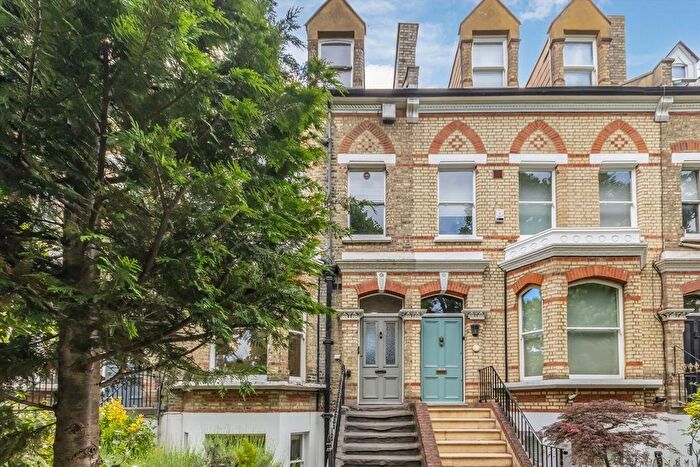 1 Bedroom Flat To Rent In Maple Road, Surbiton, KT6