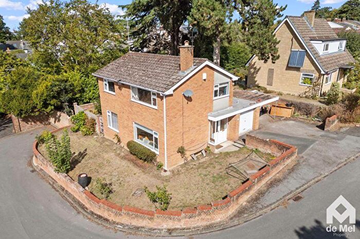 3 Bedroom Detached House For Sale In Hetton Gardens, Charlton Kings, Cheltenham, GL53
