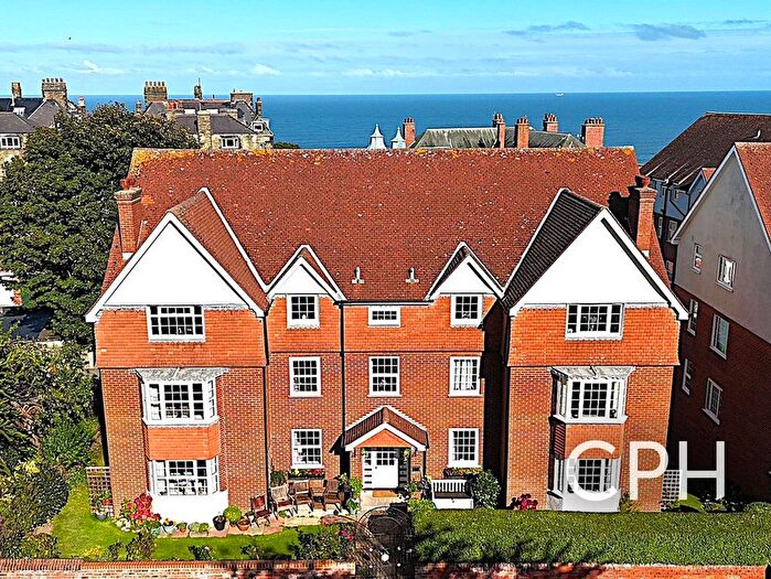 2 Bedroom Flat For Sale In Holbeck Hill, Albany House, YO11