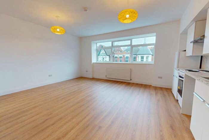 1 Bedroom Flat To Rent In Westcliff-on-Sea, SS0