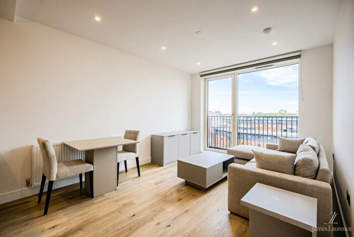 2 Bedroom Apartment To Rent In The Barker, Snow Hill Wharf, Birmingham City Centre, B4