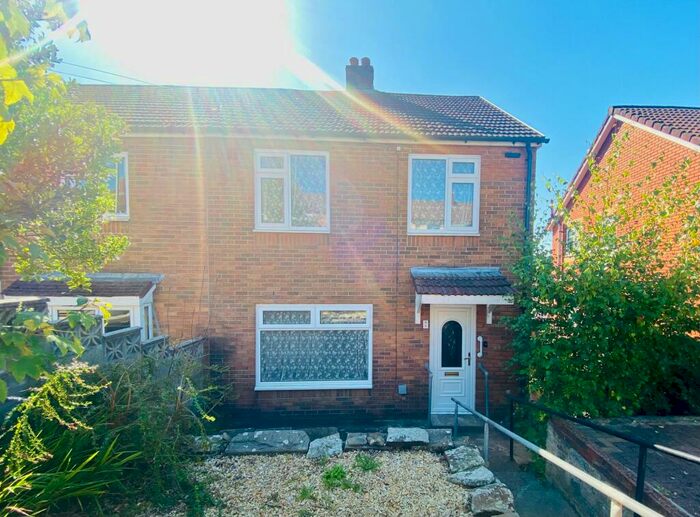 3 Bedroom Property To Rent In Newlyn Road, Newbridge, NP11