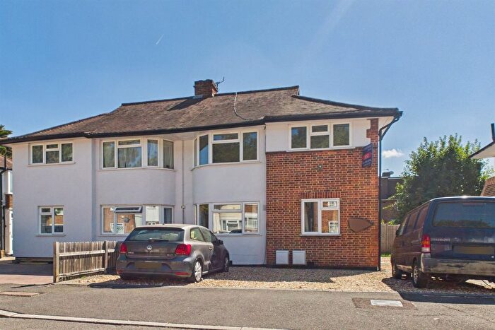2 Bedroom Maisonette For Sale In Runnymede, SW19