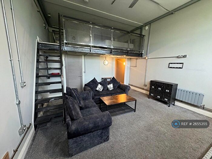 1 Bedroom Flat To Rent In Welch House, Hyde Park, Doncaster, DN4