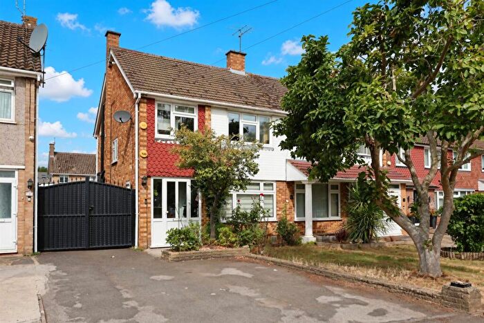 3 Bedroom Semi-Detached House For Sale In Myrtle Close, Colnbrook, Slough, SL3