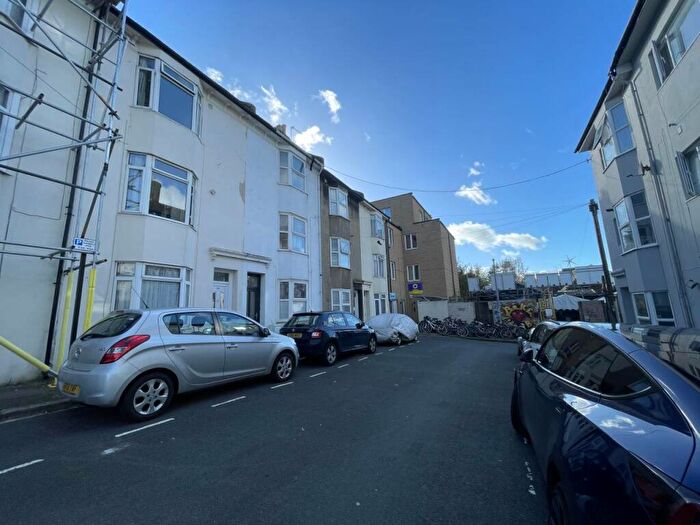 5 Bedroom House To Rent In St Martins Place, Brighton, East Sussex, BN2