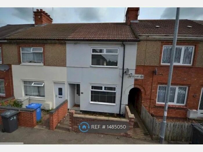 3 Bedroom Terraced House To Rent In Avondale Road, Kettering, NN16
