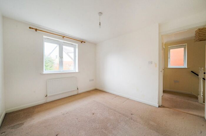 3 Bedroom End Of Terrace House For Sale In Godalming, Surrey, GU7