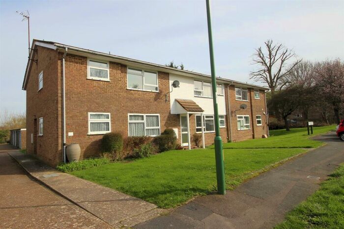 2 Bedroom Maisonette For Sale In Truleigh Road, Upper Beeding, Steyning, BN44