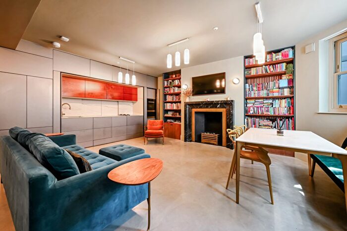 2 Bedroom Flat To Rent In Emperors Gate, SW7