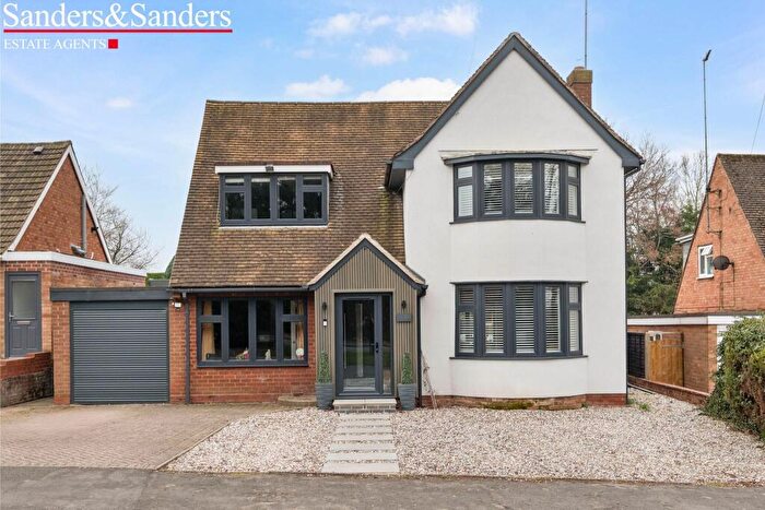 3 Bedroom Detached House For Sale In Captains Hill, Alcester, B49