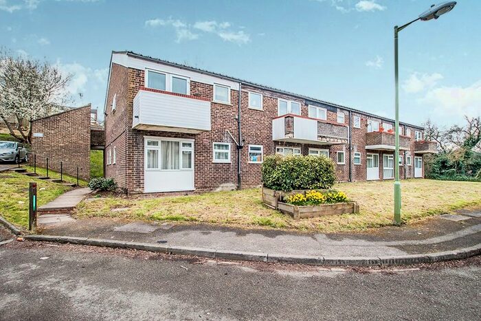 2 Bedroom Flat To Rent In Royal Court, Hemel Hempstead, Hertfordshire, HP3