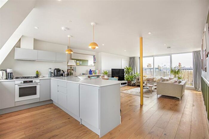 2 Bedroom Block Of Apartments For Sale In Ramsden Road, SW12