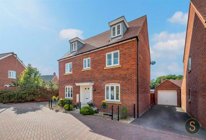 6 Bedroom Detached House To Rent In Dunnock Close, Hemel Hempstead, HP3
