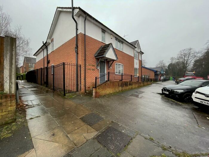 2 Bedroom Apartment To Rent In Elegant Court, Manchester, M23