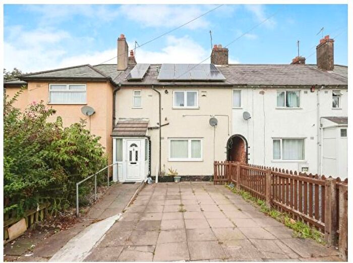 3 Bedroom House To Rent In Waldrons Moor, Kings Heath, Birmingham, B14