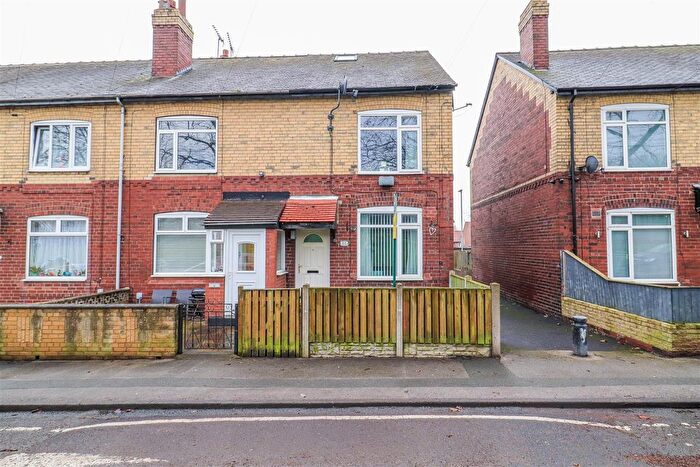 4 Bedroom End Terrace House For Sale In Haw Hill View, Normanton, WF6