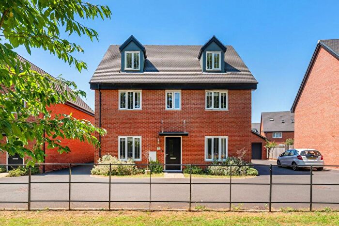 5 Bedroom Detached House For Sale In Ninham Close, Hethersett, NR9