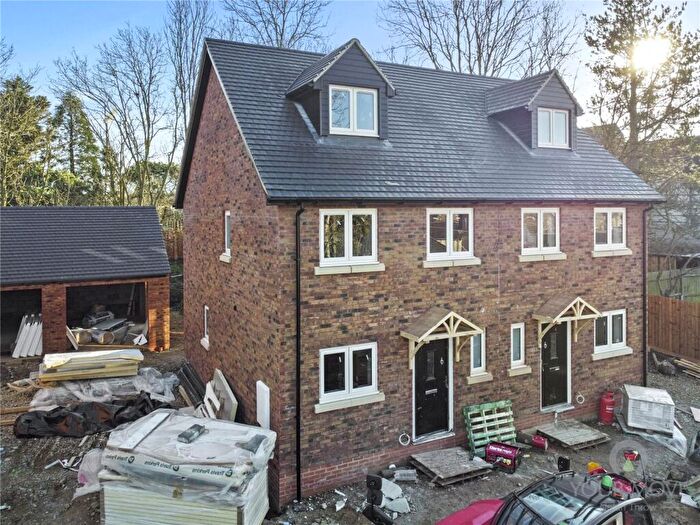 3 Bedroom Semi-Detached House For Sale In Brooks Road, Raunds, Wellingborough, Northamptonshire, NN9