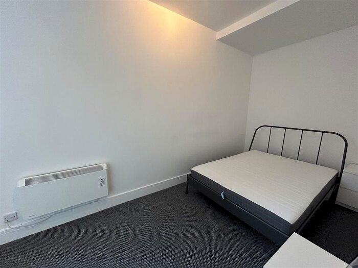 1 Bedroom Flat To Rent In Eccles Old Road, Salford, M6