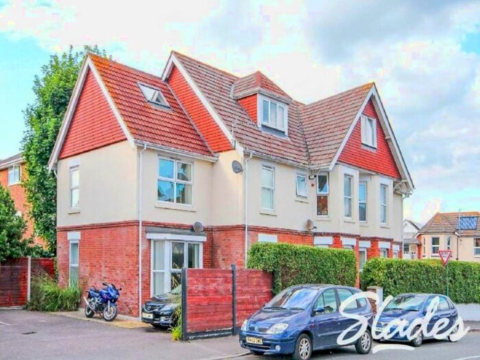 2 Bedroom Penthouse To Rent In Parkwood Road, Southbourne, Bournemouth, BH5